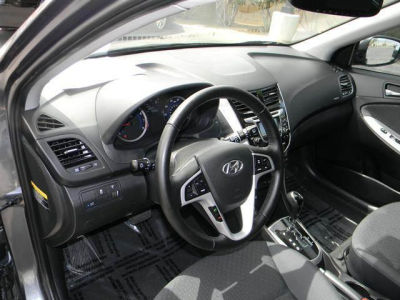 2012 Hyundai Accent  SE