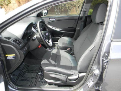 2012 Hyundai Accent  SE