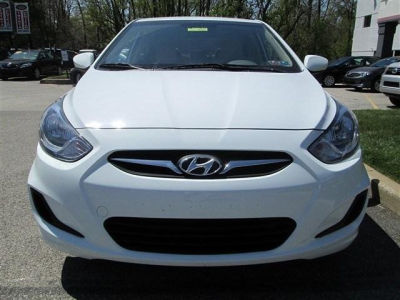 2012 Hyundai Accent  GLS