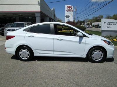 2012 Hyundai Accent  GLS