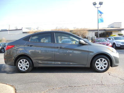 2012 Hyundai Accent  GLS