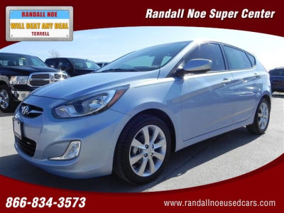 2012 Hyundai Accent  SE