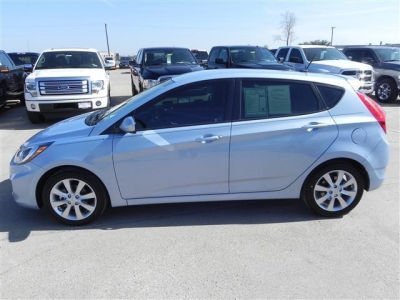 2012 Hyundai Accent  SE