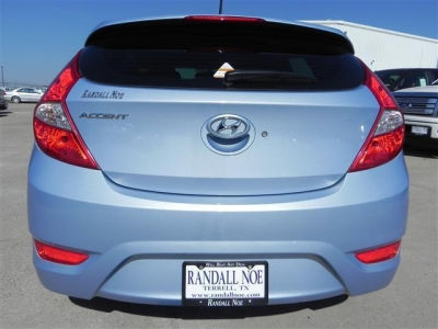 2012 Hyundai Accent  SE