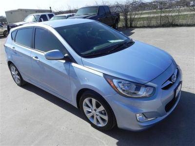 2012 Hyundai Accent  SE