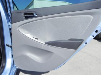 2012 Hyundai Accent  SE
