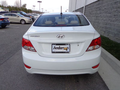 2013 Hyundai Accent GLS