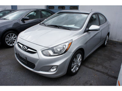 2012 Hyundai Accent  GLS