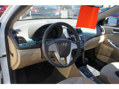 2013 Hyundai Accent  GLS