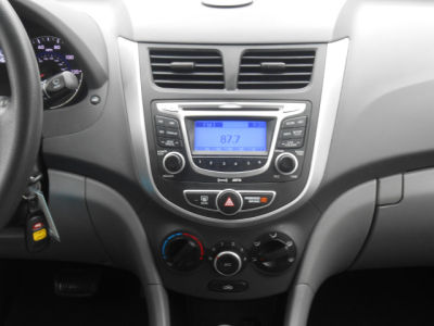 2013 Hyundai Accent  GLS