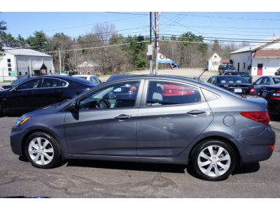 2012 Hyundai Accent  GLS