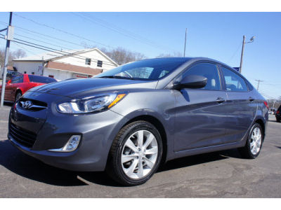 2012 Hyundai Accent  GLS
