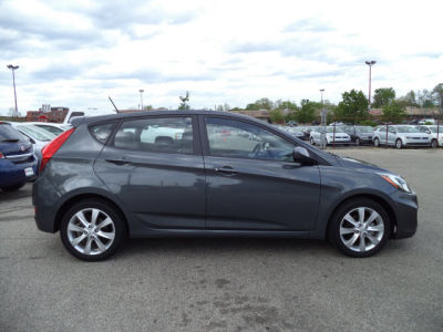 2012 Hyundai Accent SE
