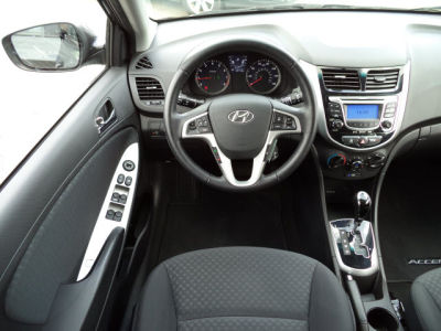 2012 Hyundai Accent SE
