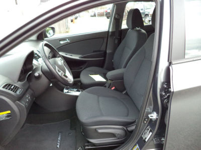2012 Hyundai Accent SE