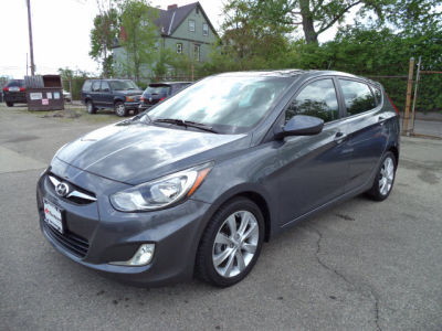 2012 Hyundai Accent SE