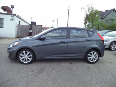 2012 Hyundai Accent SE