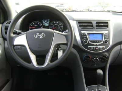2012 Hyundai Accent  GLS