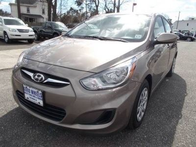 2012 Hyundai Accent  GLS