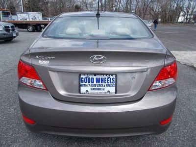 2012 Hyundai Accent  GLS