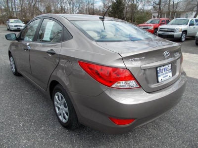2012 Hyundai Accent  GLS