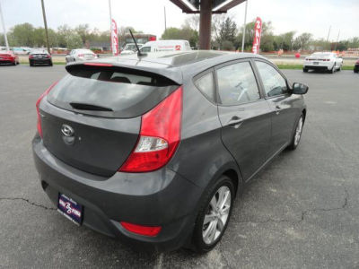 2012 Hyundai Accent  SE
