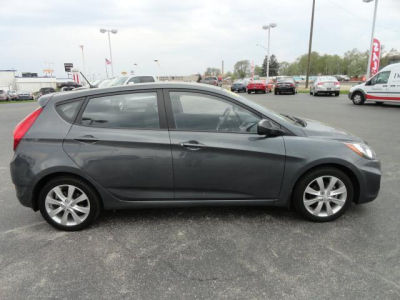 2012 Hyundai Accent  SE