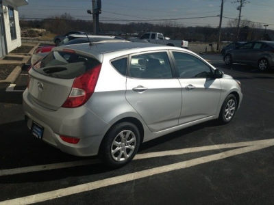 2012 Hyundai Accent  GS