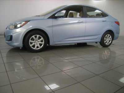 2012 Hyundai Accent  GLS