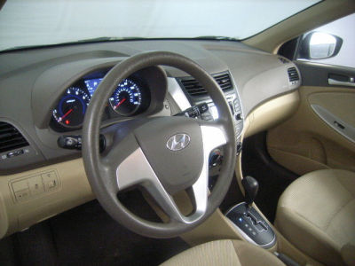 2012 Hyundai Accent  GLS