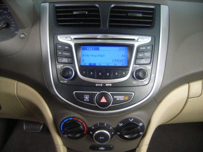 2012 Hyundai Accent  GLS