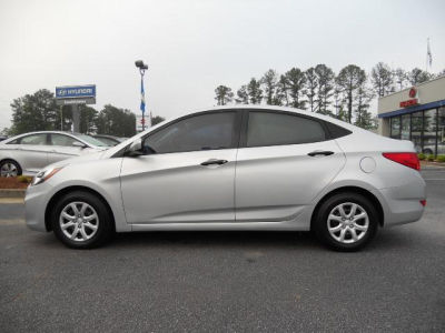 2012 Hyundai Accent  GLS