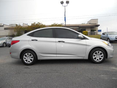 2012 Hyundai Accent  GLS