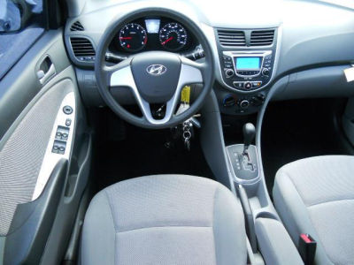 2012 Hyundai Accent  GLS