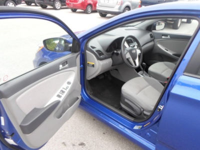 2012 Hyundai Accent  GLS