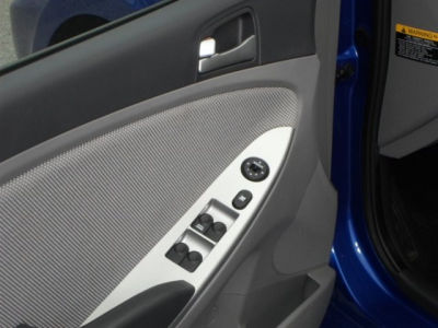 2012 Hyundai Accent  GLS