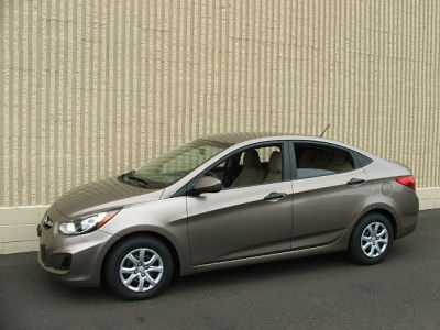 2012 Hyundai Accent  GLS
