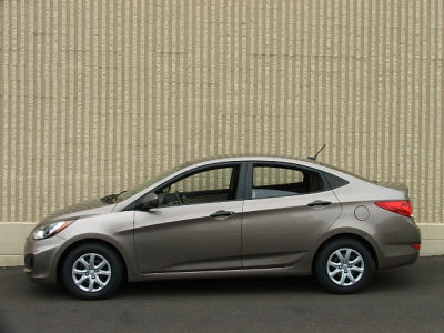 2012 Hyundai Accent  GLS