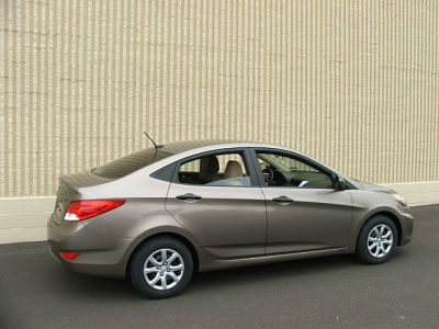 2012 Hyundai Accent  GLS