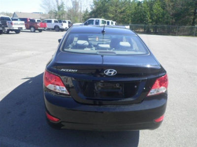 2012 Hyundai Accent  GLS