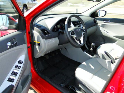 2013 Hyundai Accent  GS