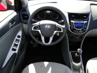 2013 Hyundai Accent  GS