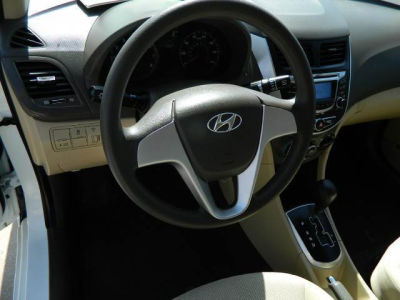 2012 Hyundai Accent  GLS