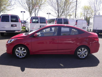 2012 Hyundai Accent  GLS