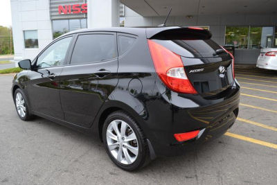 2012 Hyundai Accent  SE