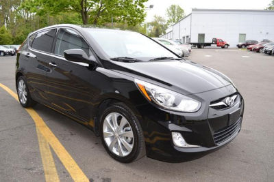 2012 Hyundai Accent  SE