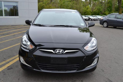 2012 Hyundai Accent  SE