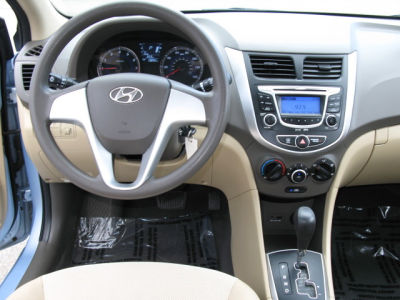 2012 Hyundai Accent  GLS