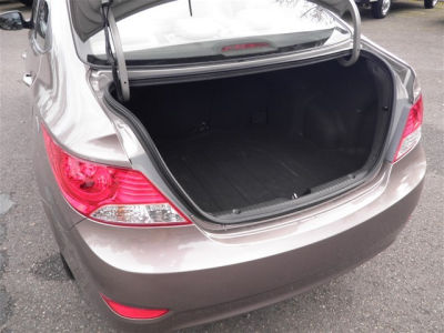 2012 Hyundai Accent  GLS