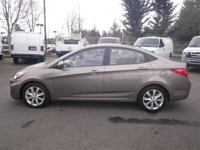 2012 Hyundai Accent  GLS